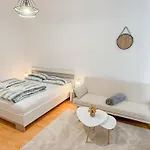 Serenity Comfort Apartment *